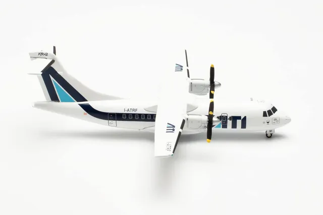 herpa-wings-ati-atr-42-300-flugzeugmodell-1-200-metall image 1