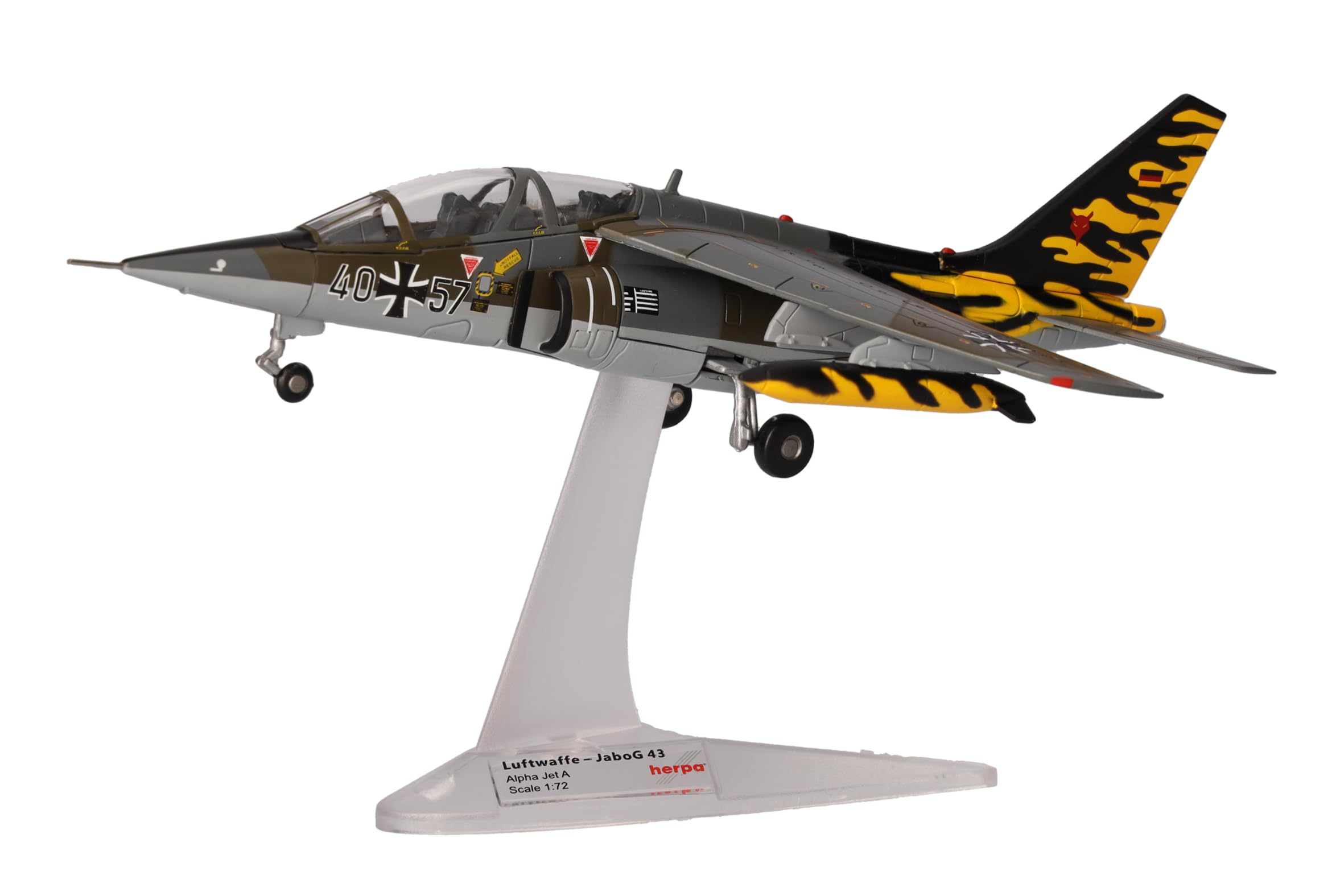 herpa-wings-luftwaffe-alpha-jet-flugzeugmodell-1-72-jabog image 3
