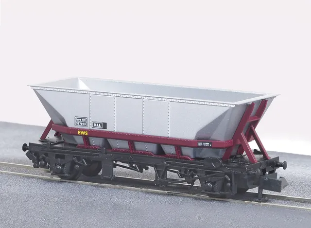 peco-nr303-haa-g-terwagen-n-ews-maroon image 1