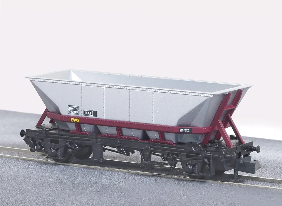 peco-nr303-haa-g-terwagen-n-ews-maroon image 1