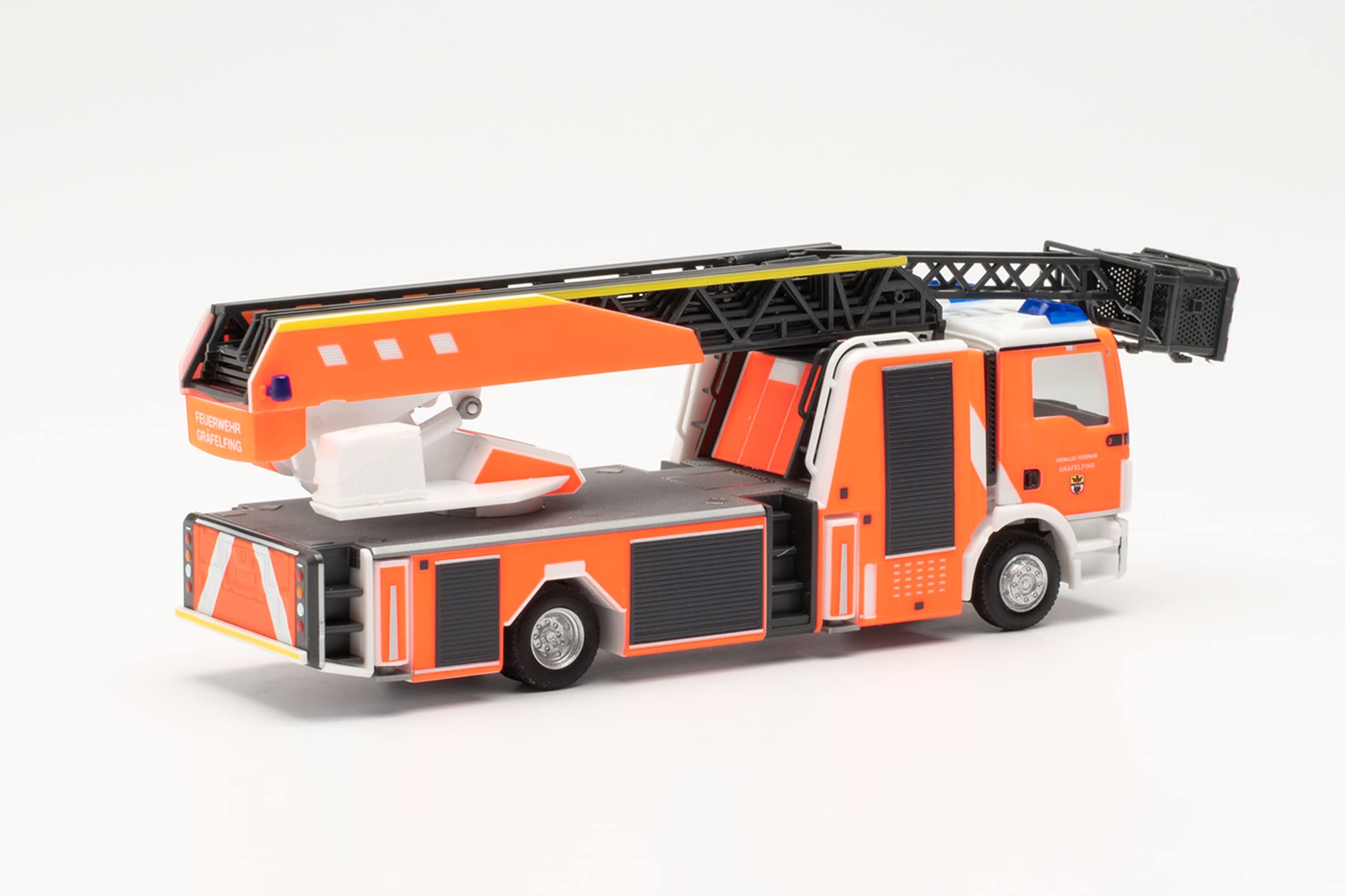 herpa-cars-trucks-man-tgm-rosenbauer-drehleiter-gr-felfing-1-87 image 2
