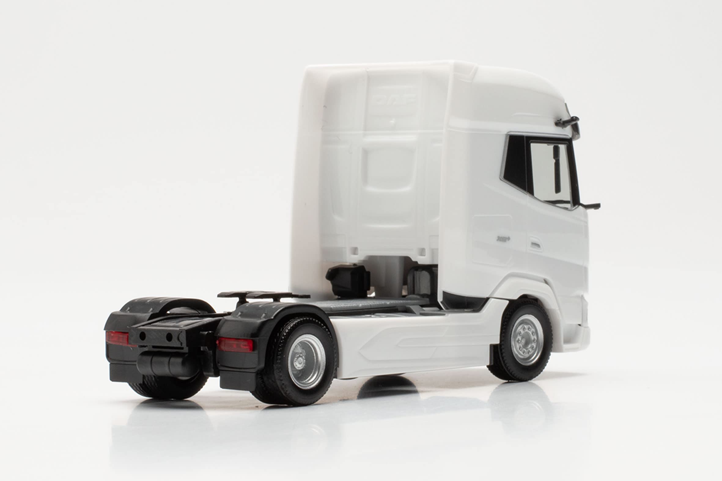 herpa-cars-trucks-316033-daf-xg-zugmaschine-lkw-1-87-wei image 5