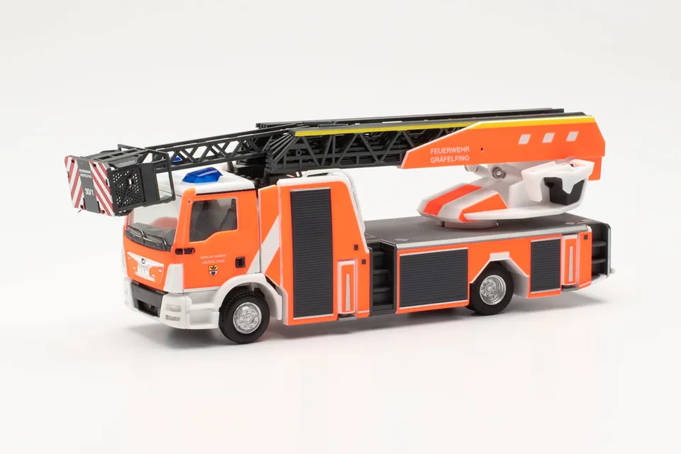 herpa-cars-trucks-man-tgm-rosenbauer-drehleiter-gr-felfing-1-87 image 1
