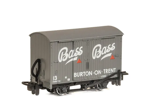 peco-gr-901-oo-9-box-van-g-terwagen-bass-nr-19 image 1
