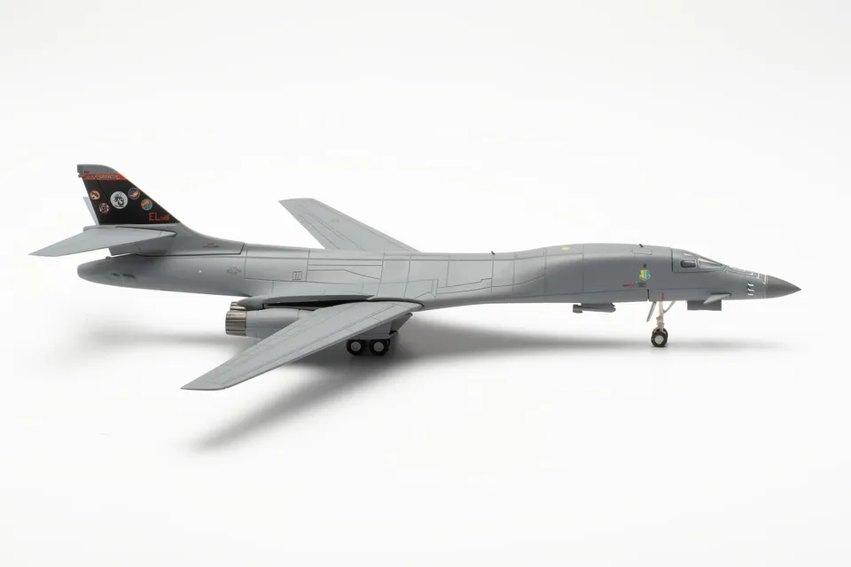 herpa-wings-rockwell-b-1b-lancer-flugzeugmodell-1-200-metall image 1