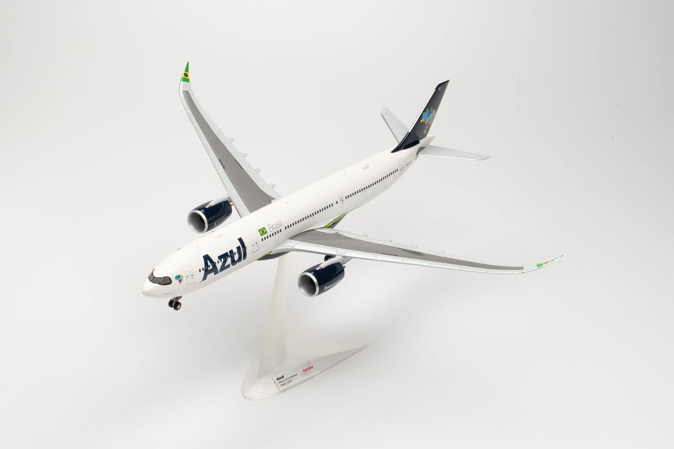 herpa-wings-a330-900neo-flugzeugmodell-azul-sem-fim-1-200-kunststoff image 5