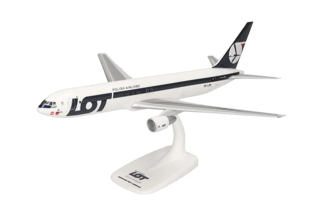 herpa-snapfit-lot-boeing-767-300-flugzeug-1-200 image 1