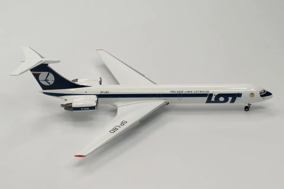 herpa-wings-il-62m-sp-lbd-flugzeugmodell-1-200-metall-lot image 1
