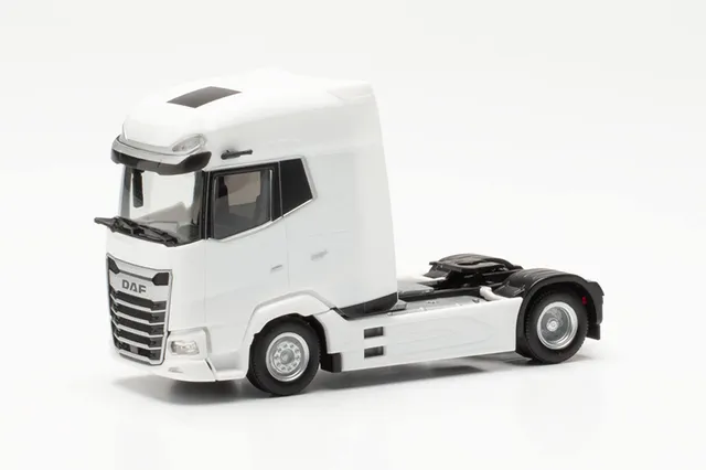 herpa-cars-trucks-316033-daf-xg-zugmaschine-lkw-1-87-wei image 1