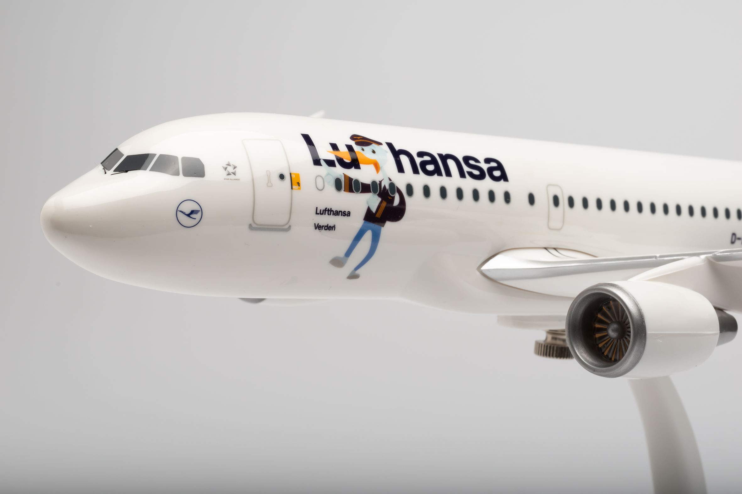 herpa-wings-612722-lufthansa-airbus-a319-flugzeugmodell-d-ailu image 4