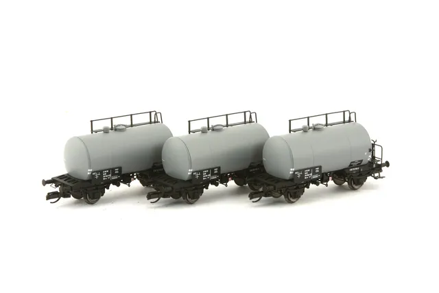 saxonia-g-terwagen-120067-deutz-kesselwagen-tt-3er-set-grau image 1