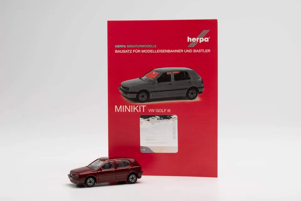 herpa-minikit-012355-008-vw-golf-iii-modellauto-weinrot image 1
