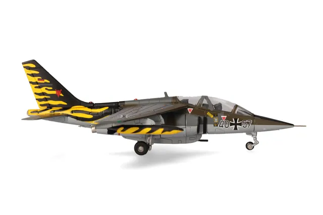 herpa-wings-luftwaffe-alpha-jet-flugzeugmodell-1-72-jabog image 1
