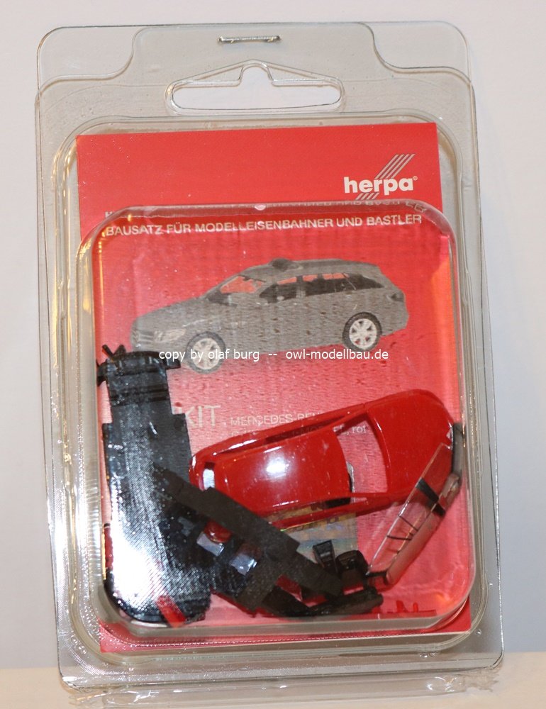 herpa-minikit-mercedes-c-klasse-t-modell-bausatz-rot image 1