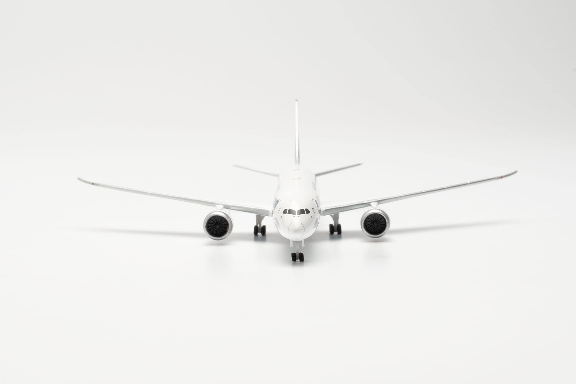 herpa-wings-boeing-787-9-flugzeugmodell-1-500-lot image 5