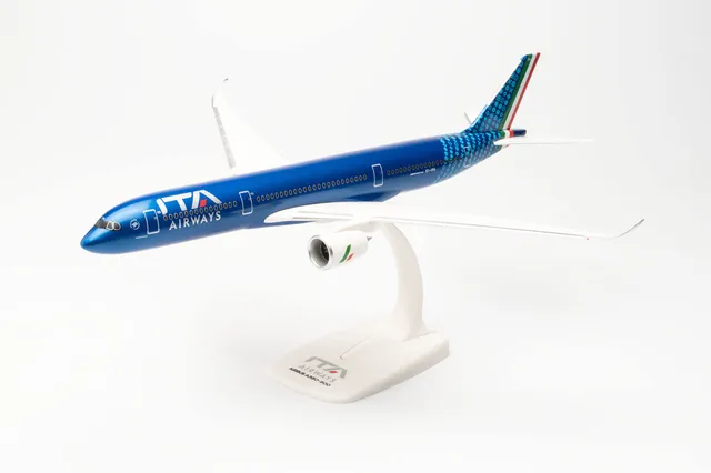 herpa-snapfit-ita-airways-airbus-a350-900-flugzeugmodell-1-200-ei-ifa image 1