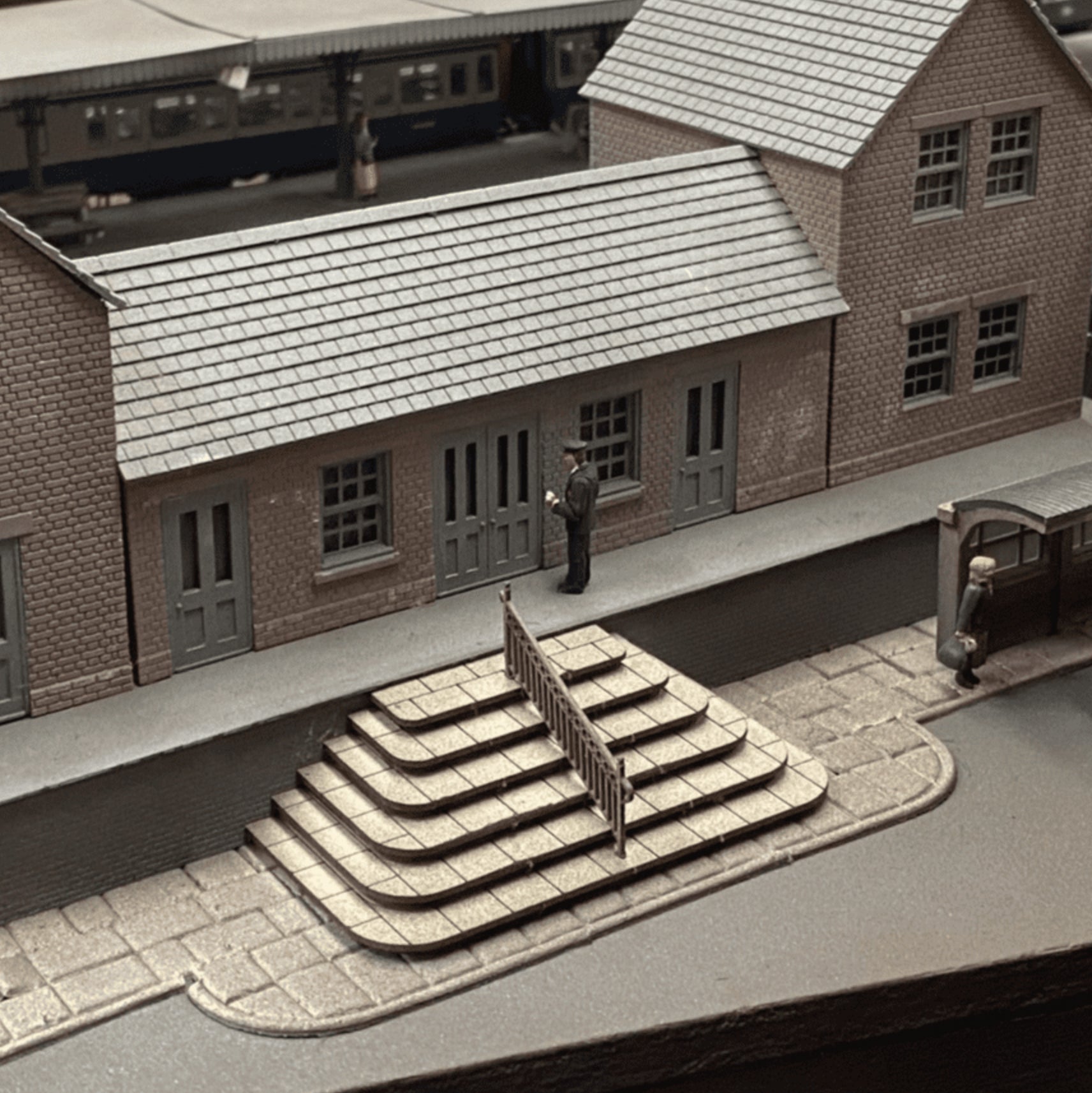 scale-model-scenery-lx333-bahnsteigtreppe-oo-h0-bausatz image 1