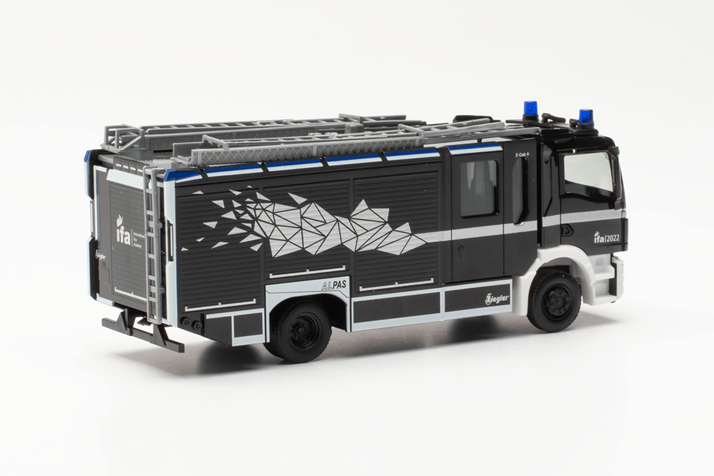 herpa-man-tgm-ziegler-z-cab-lkw-modell-feuerwehr-1-87 image 2