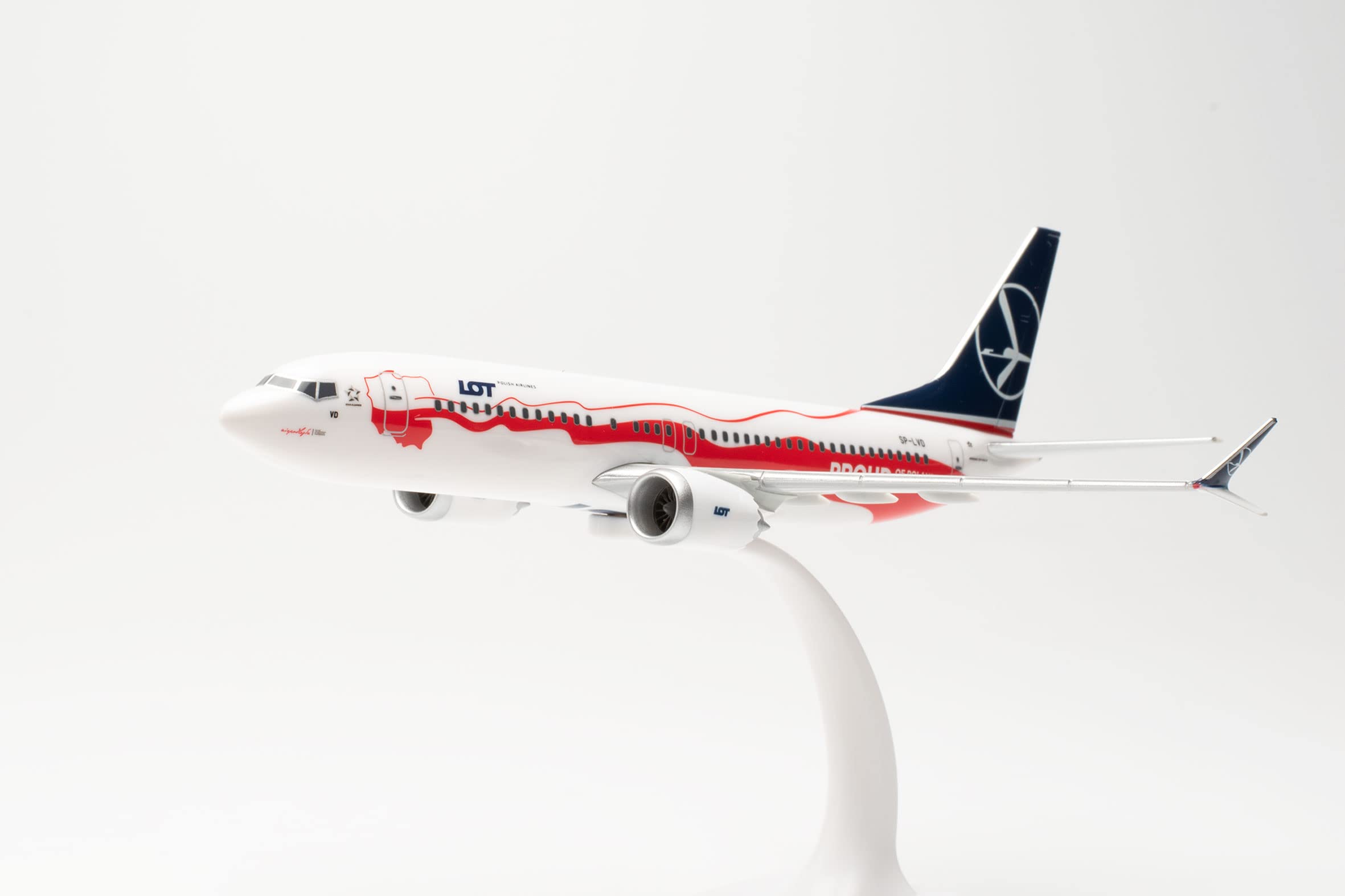 herpa-snapfit-lot-boeing-737-max-8-sp-lvd-1-200 image 6