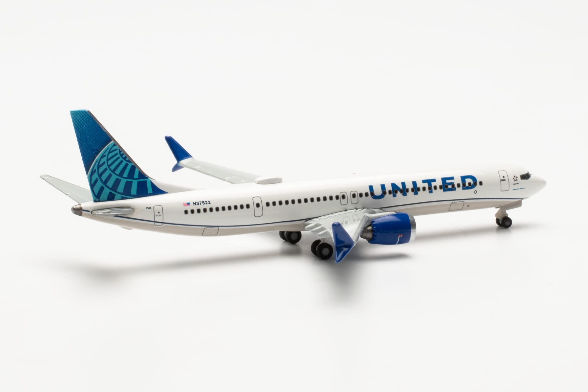 herpa-wings-united-boeing-737-max-9-n37522-flugzeug-1-500 image 3