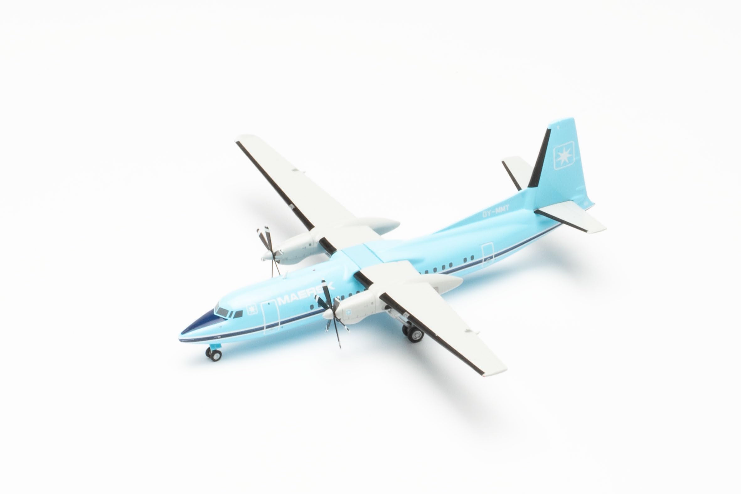 herpa-wings-maersk-air-fokker-50-modellflugzeug-oy-mmt-1-200 image 4