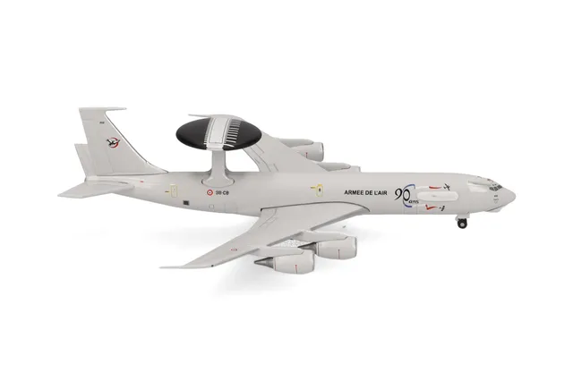 herpa-french-af-boeing-e-3f-sentry-flugzeugmodell-1-500 image 1