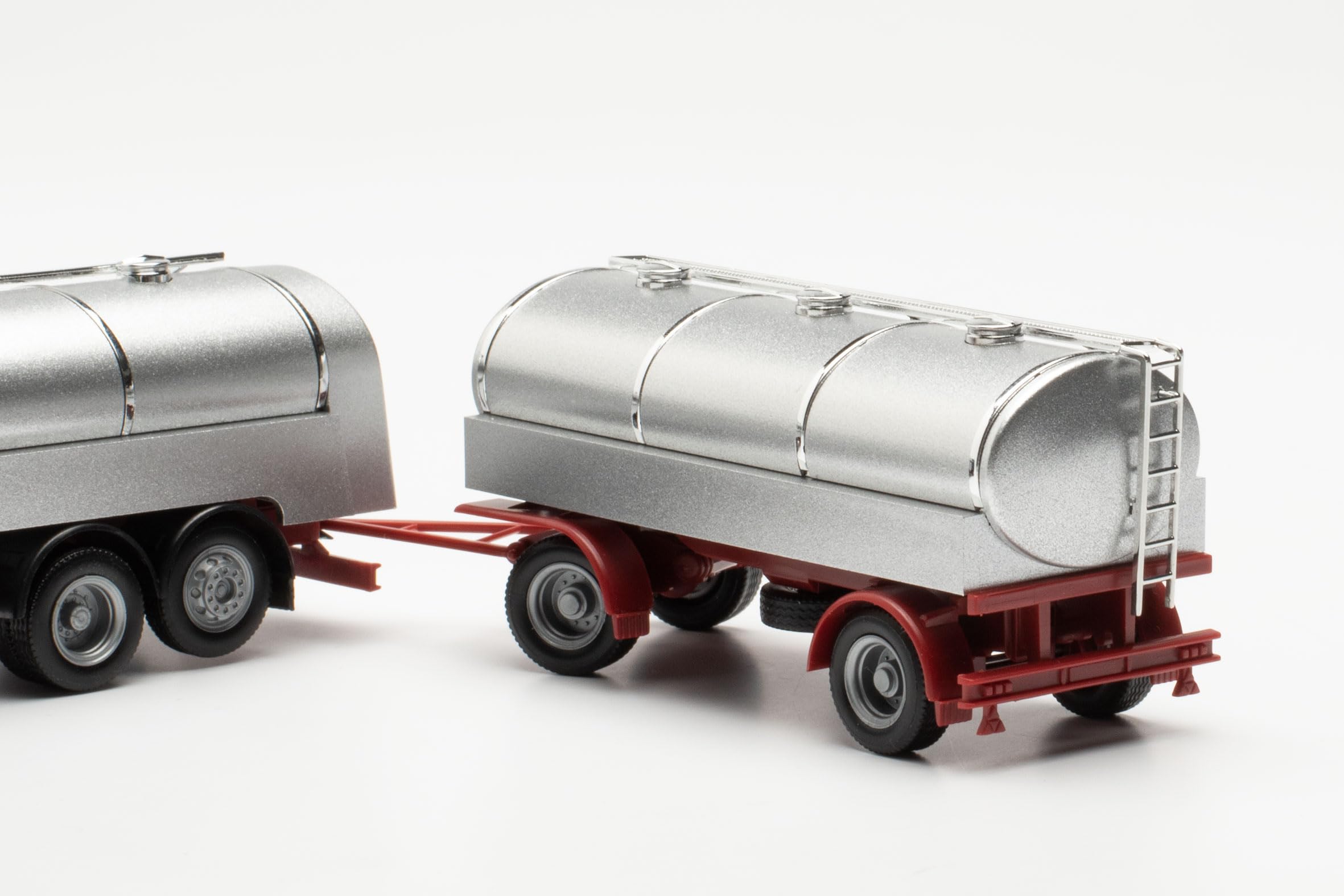 herpa-basic-man-f8-milchtank-h-ngerzug-lkw-modell-1-87 image 5