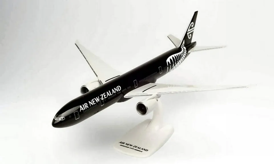 herpa-wings-boeing-777-300er-flugzeugmodell-air-new-zealand image 1