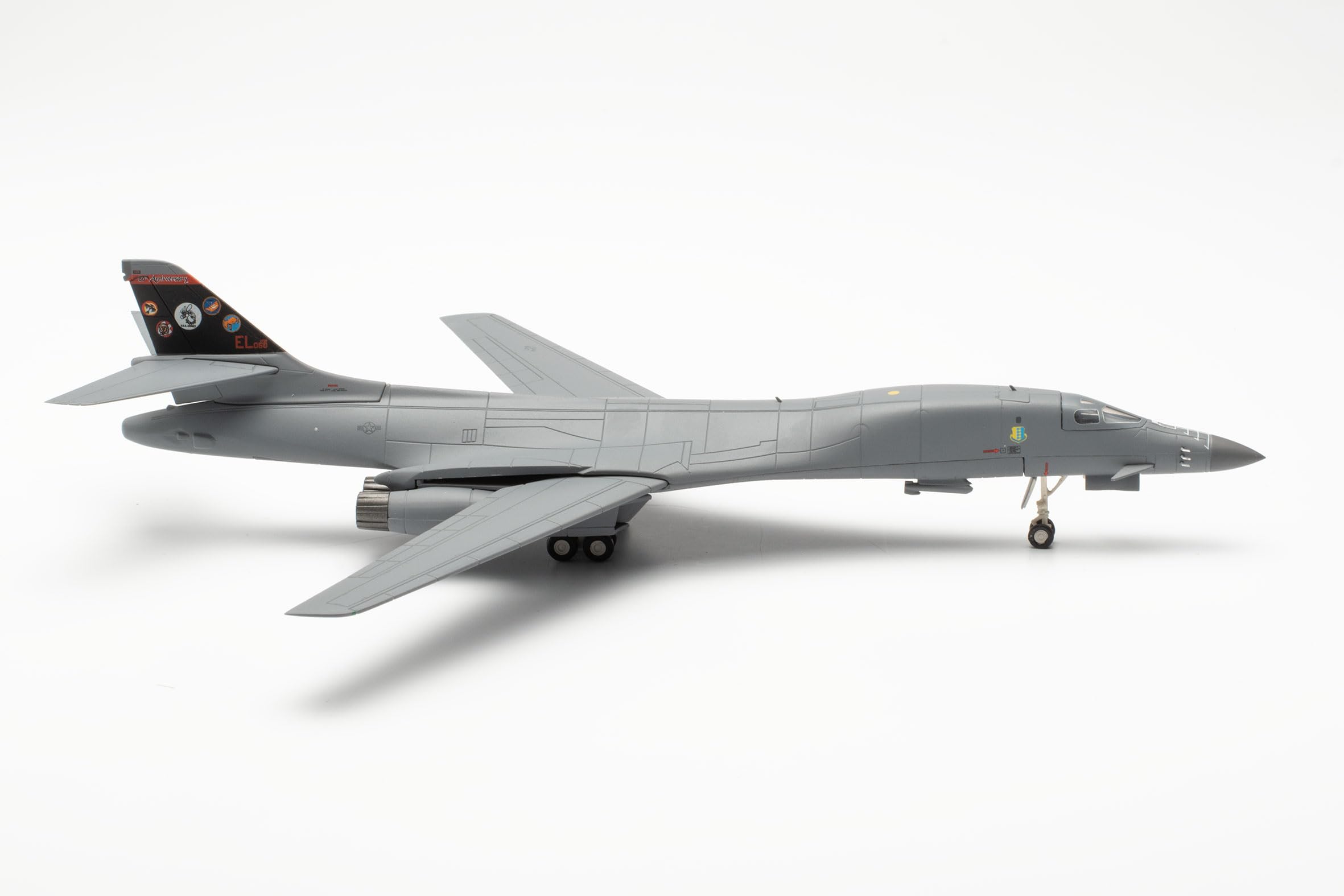 herpa-wings-rockwell-b-1b-lancer-flugzeugmodell-1-200-metall image 1