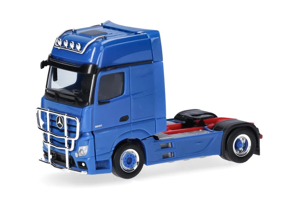 herpa-mercedes-actros-gigaspace-lkw-modell-1-87-solo image 1