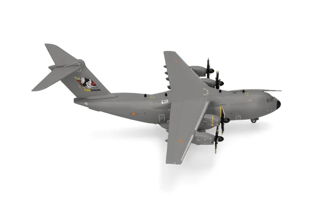 herpa-wings-a400m-spanish-air-force-flugzeug-1-500-metall image 1
