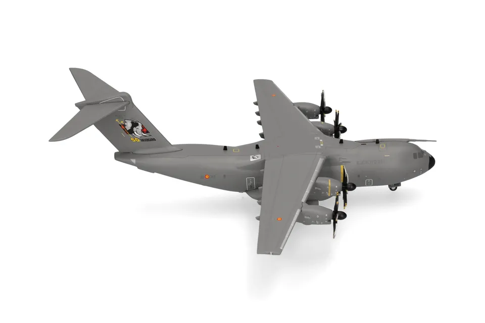 herpa-wings-a400m-spanish-air-force-flugzeug-1-500-metall image 1
