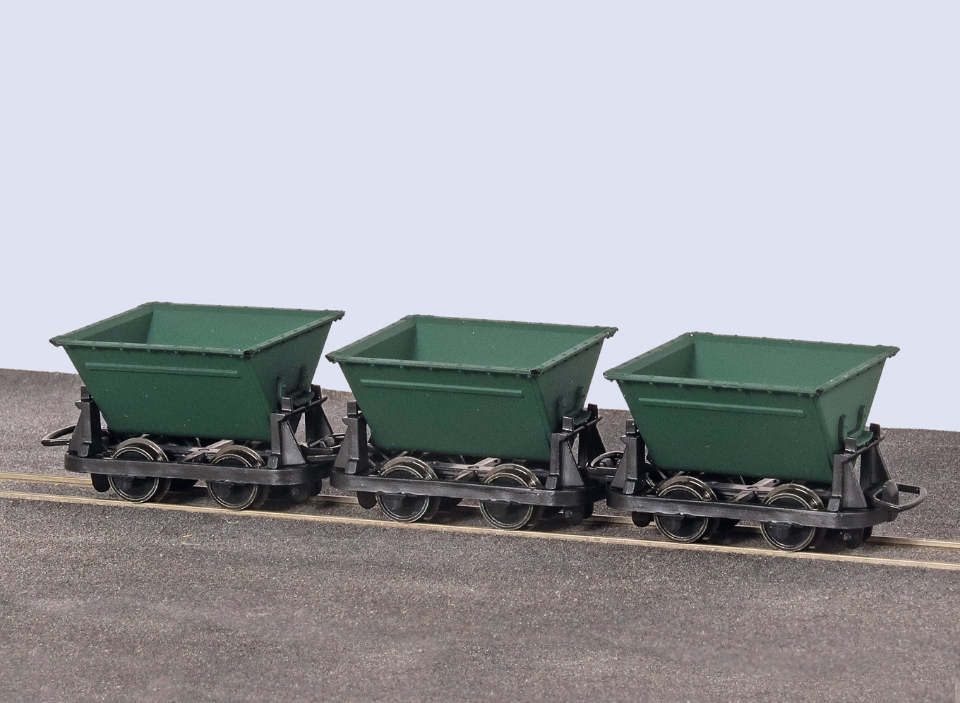 peco-gr333-oo-9-v-skip-wagen-gr-n-3er-set-kipplore image 1