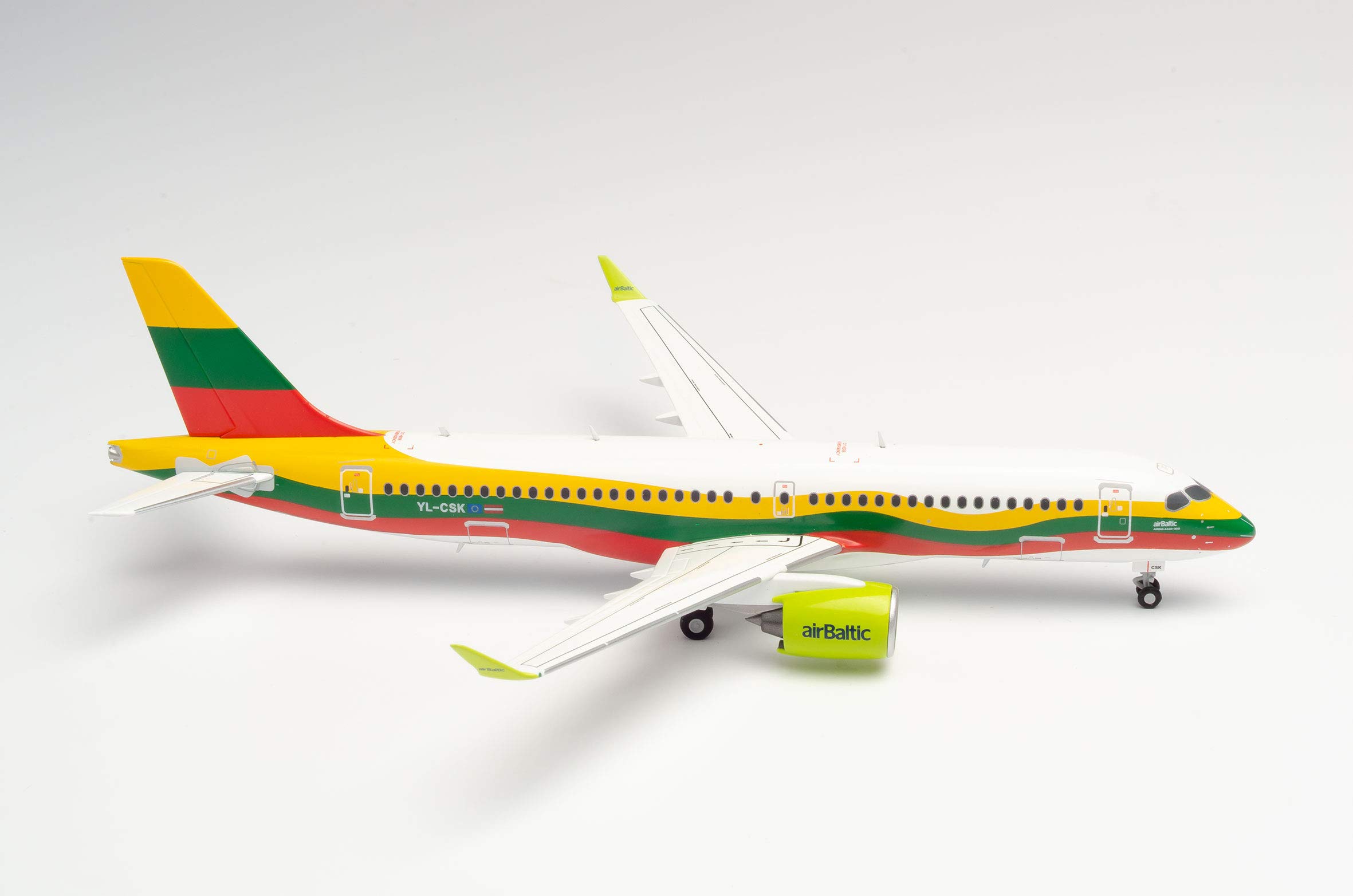 herpa-wings-airbus-a220-300-airbaltic-latvia-100-modell-1-200 image 4