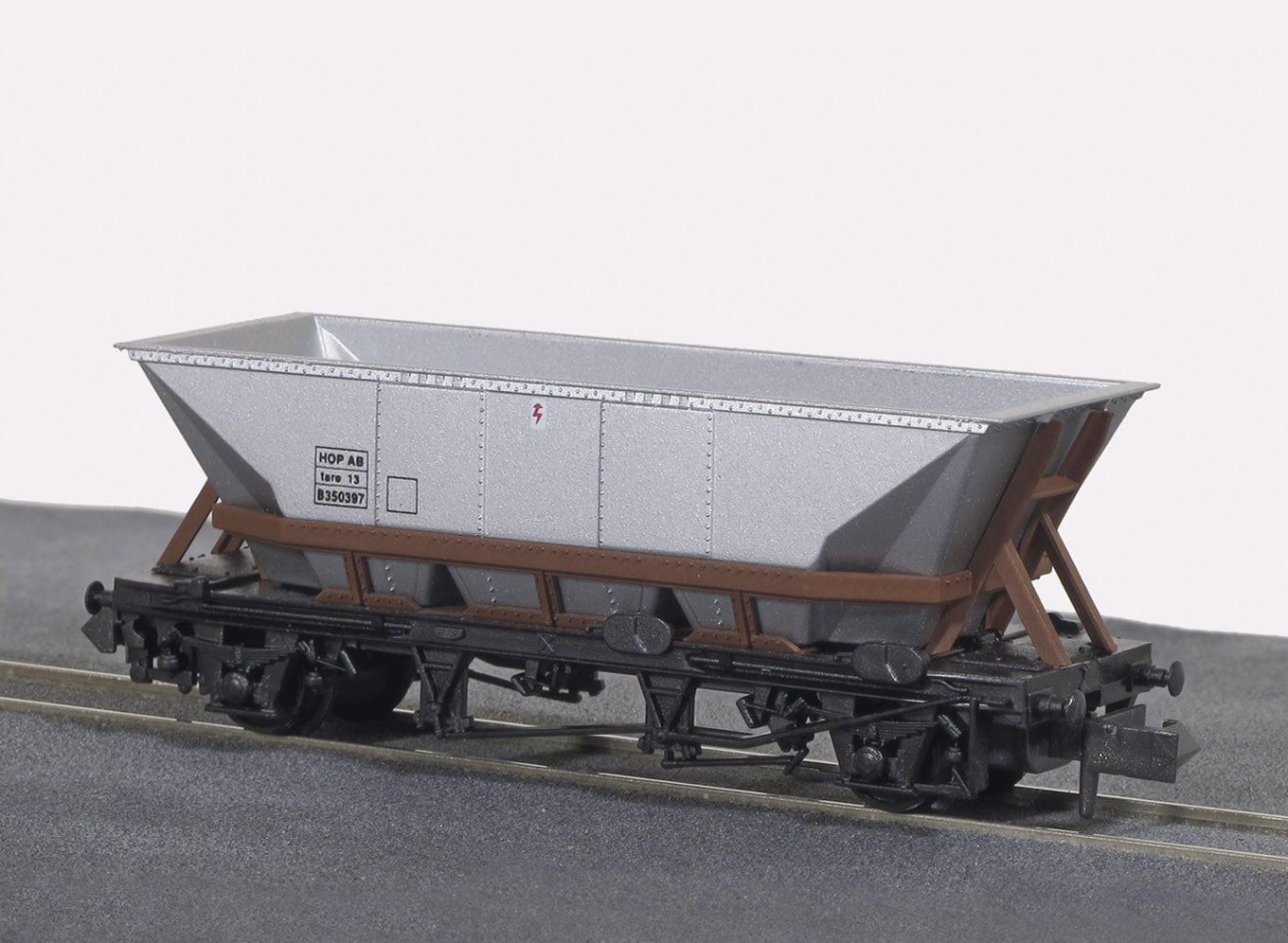peco-nr300-hop-ab-kohlewagen-n-braun-cradle image 1