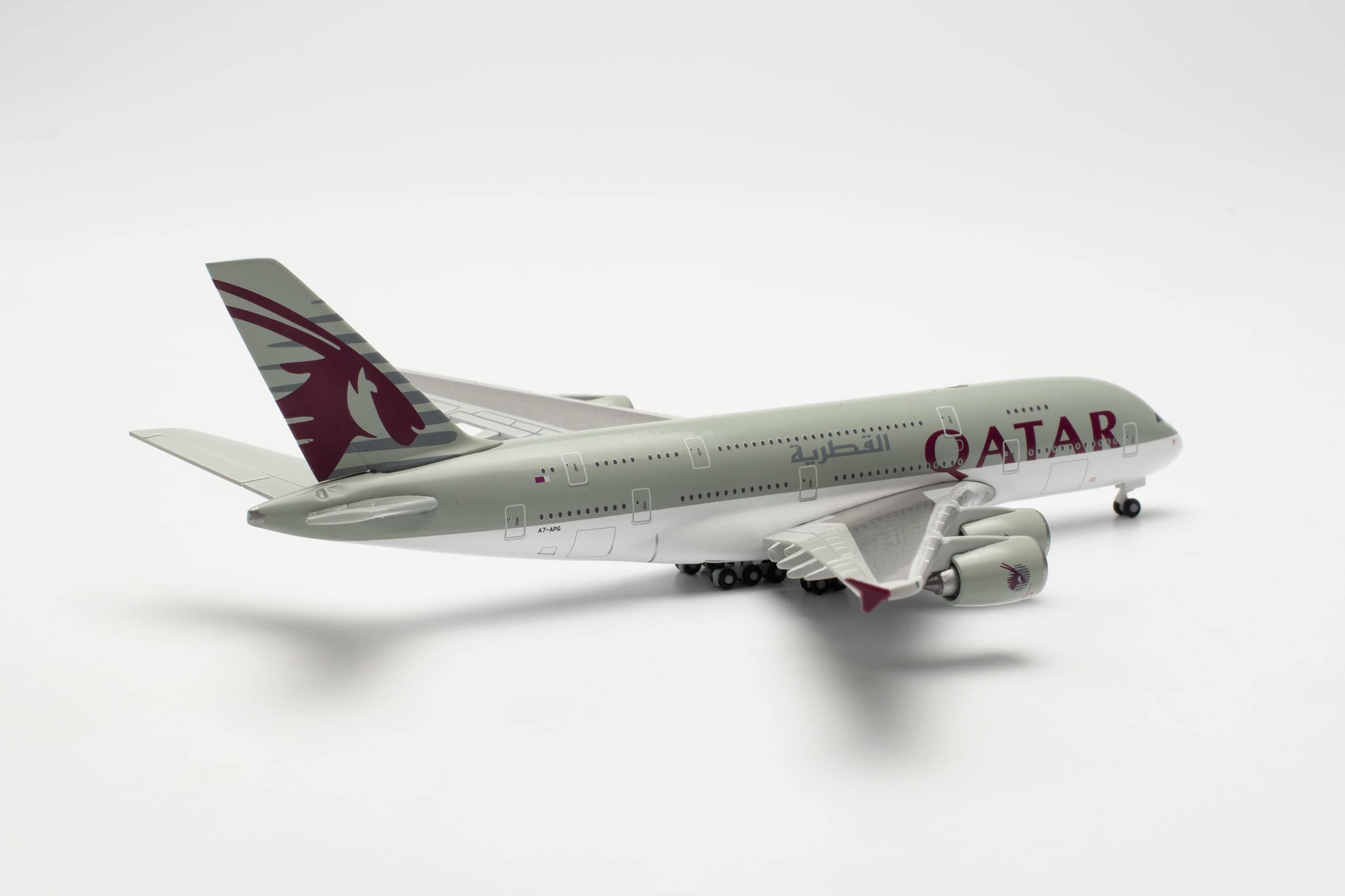 herpa-wings-airbus-a380-qatar-airways-a7-apg-1-500-metall image 3