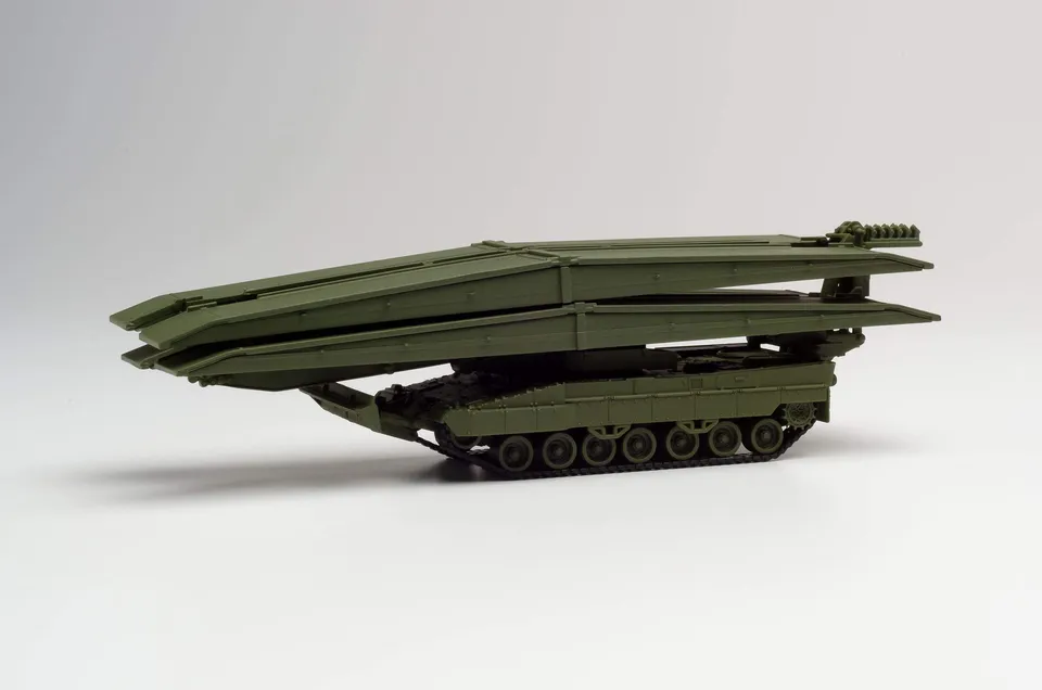 herpa-minitanks-br-ckenlegepanzer-leguan-panzer-undekoriert-1-87 image 1