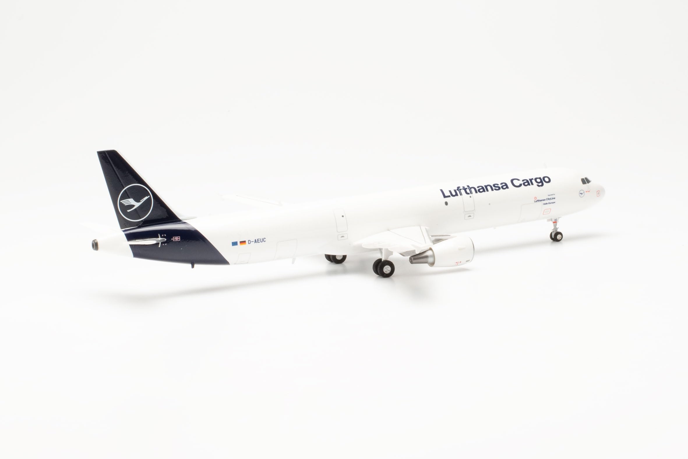 herpa-wings-lufthansa-cargo-a321p2f-d-aeuc-modellflugzeug-1-200 image 2