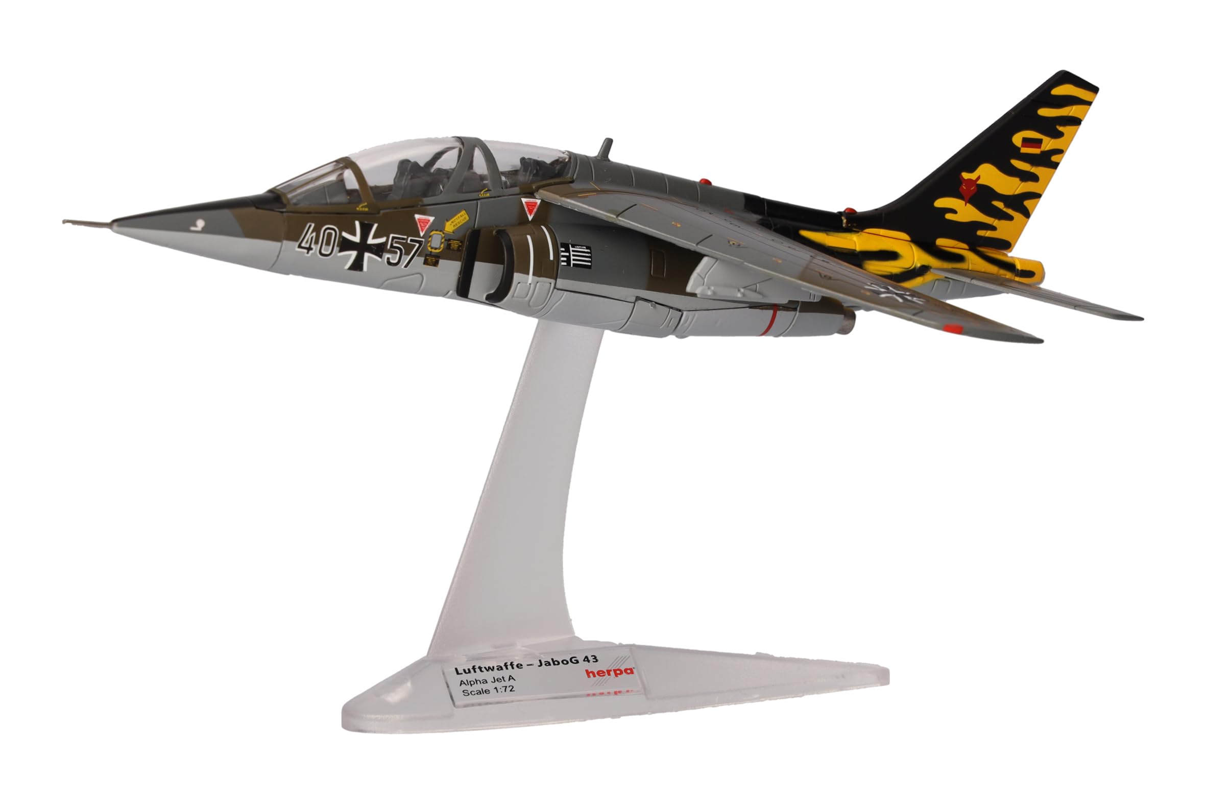 herpa-wings-luftwaffe-alpha-jet-flugzeugmodell-1-72-jabog image 4