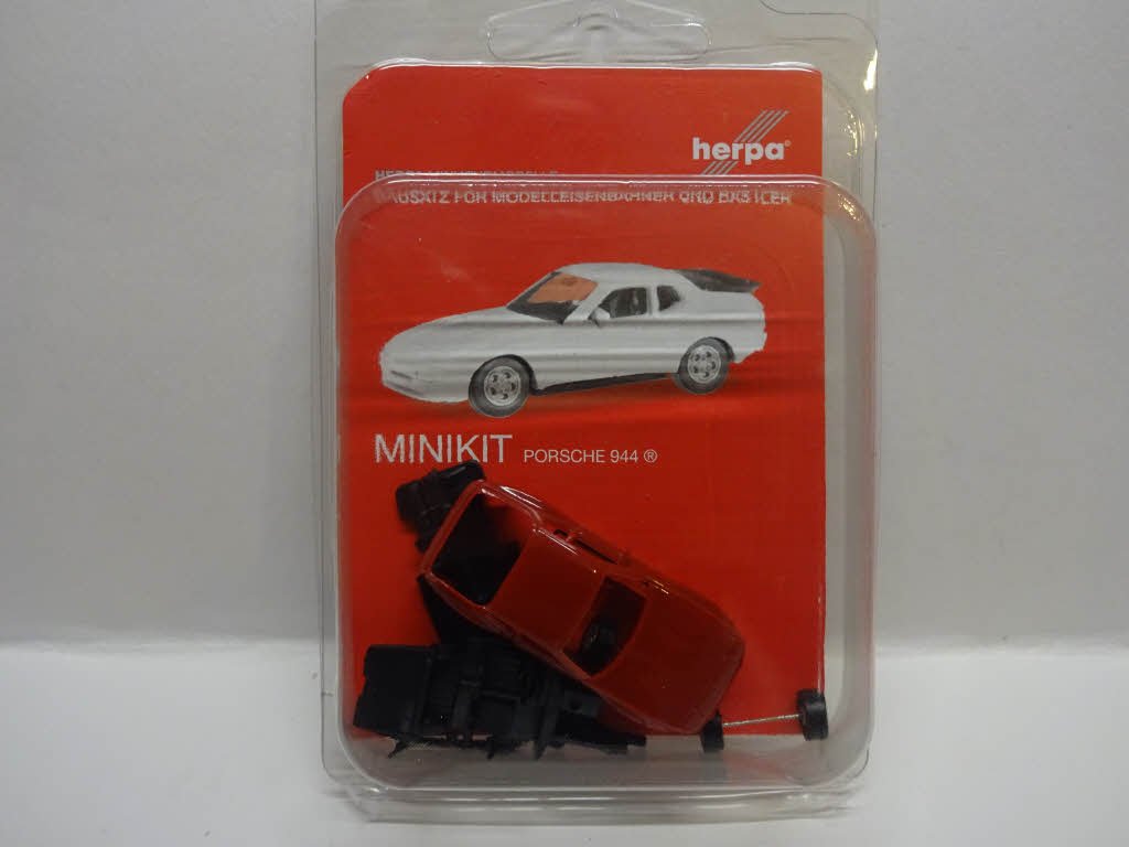 herpa-minikit-012768-002-porsche-944-sportwagen-bausatz-1-87-rot image 1