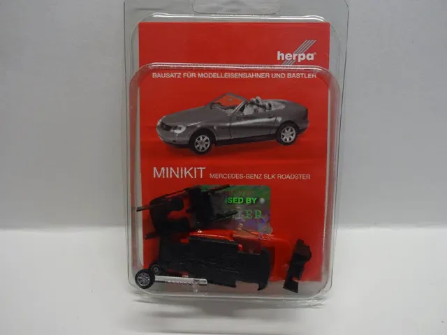 herpa-minikit-012188-004-mb-slk-roadster-bausatz-rot image 1