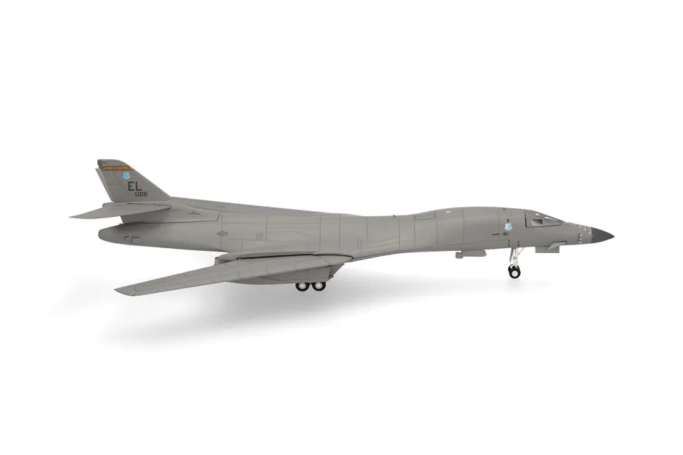 herpa-wings-b-1b-lancer-86-0108-flugzeugmodell-1-200-metall image 1