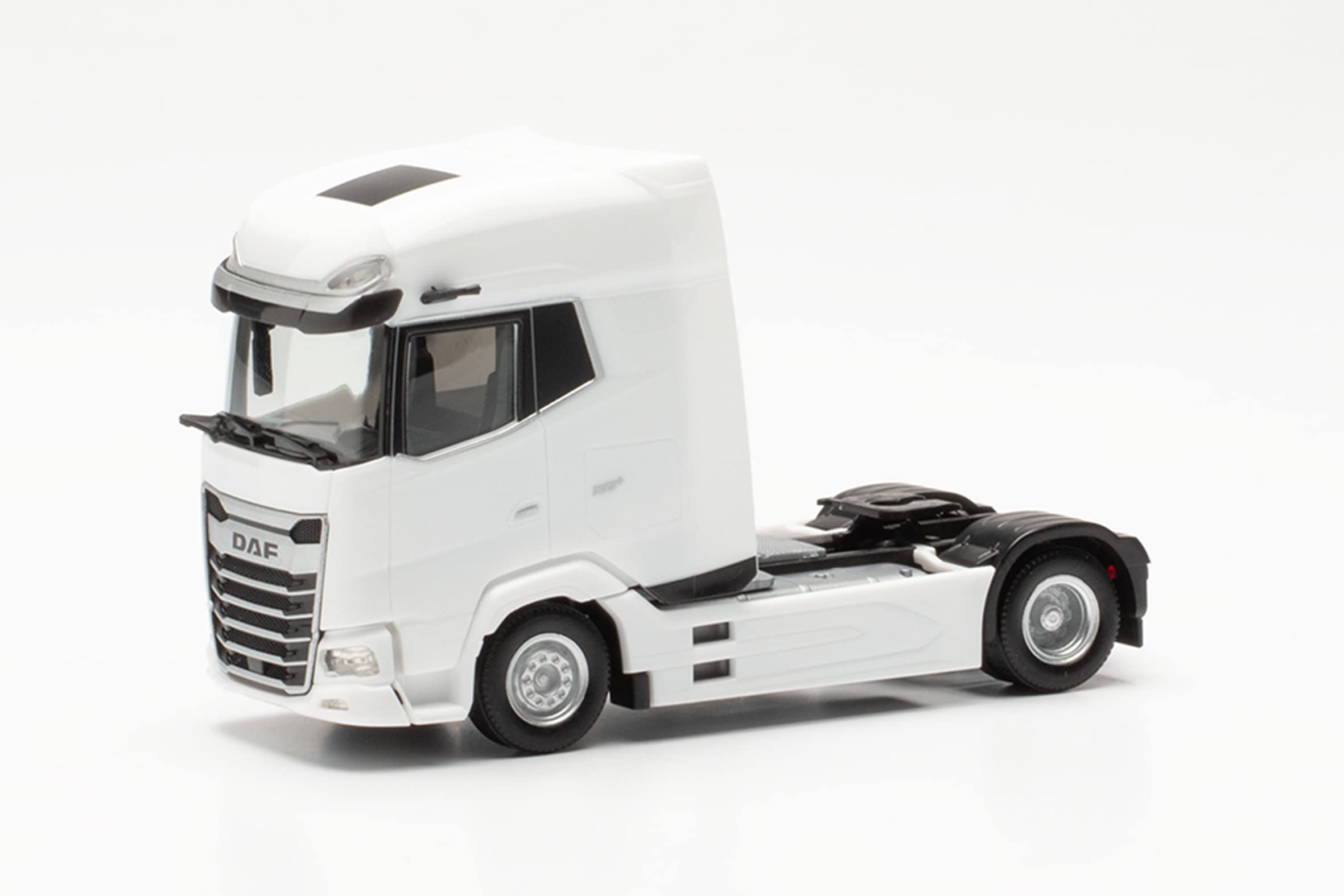 herpa-cars-trucks-316033-daf-xg-zugmaschine-lkw-1-87-wei image 1