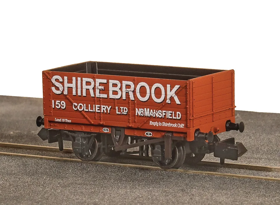 peco-nr7007p-offener-wagen-n-shirebrook-7-plank image 1