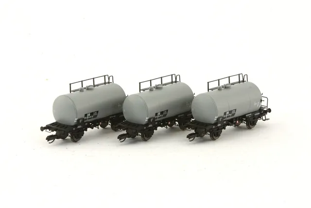 saxonia-g-terwagen-120077-deutz-kesselwagen-3er-set-dr-ep-iii-grau image 1